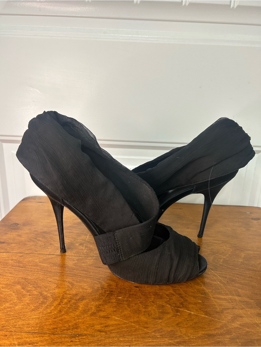 Elizabeth and James Leona black chiffon peep-toe stiletto heels size 10